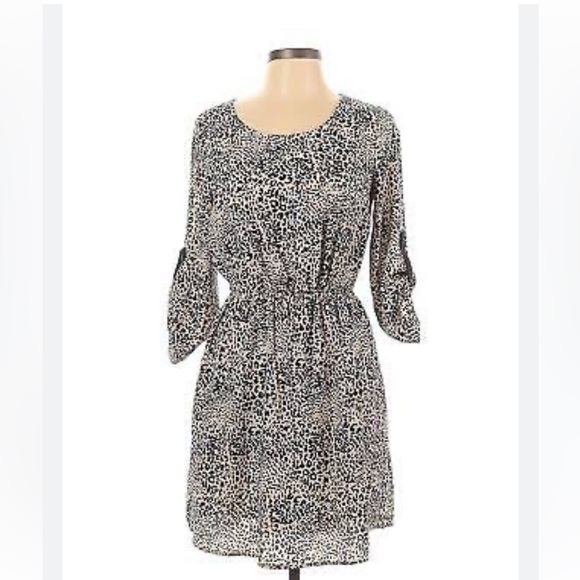 Charming Charlie leopard print dress with 3/4 length sleeve. Size:M - Picture 2 of 6